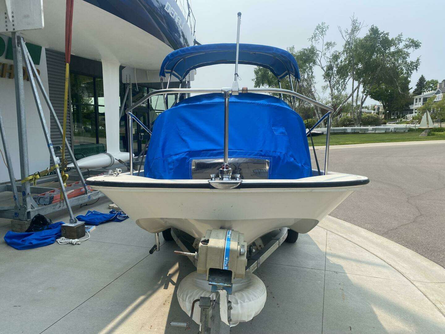 1981 Boston Whaler 17 Montauk - Image 4