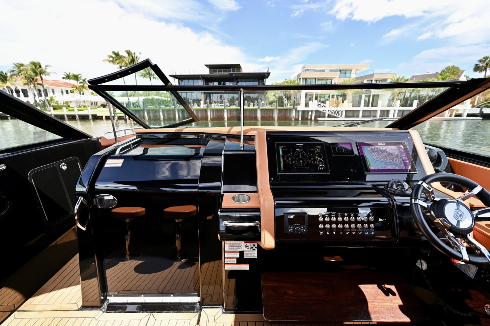 2022 Cruisers Yachts 38 GLS OB - Image 21