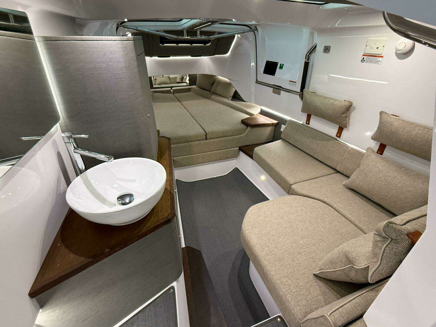 2022 Axopar 37 XC Cross Cabin - Image 41