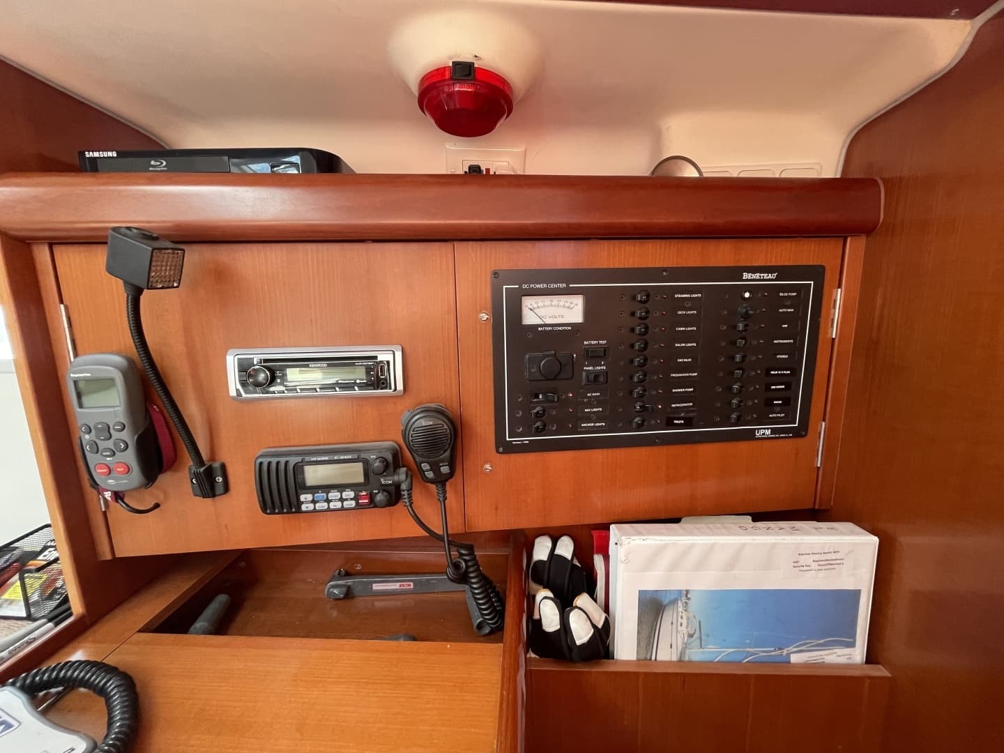 2007 Beneteau Oceanis 393 - Image 6