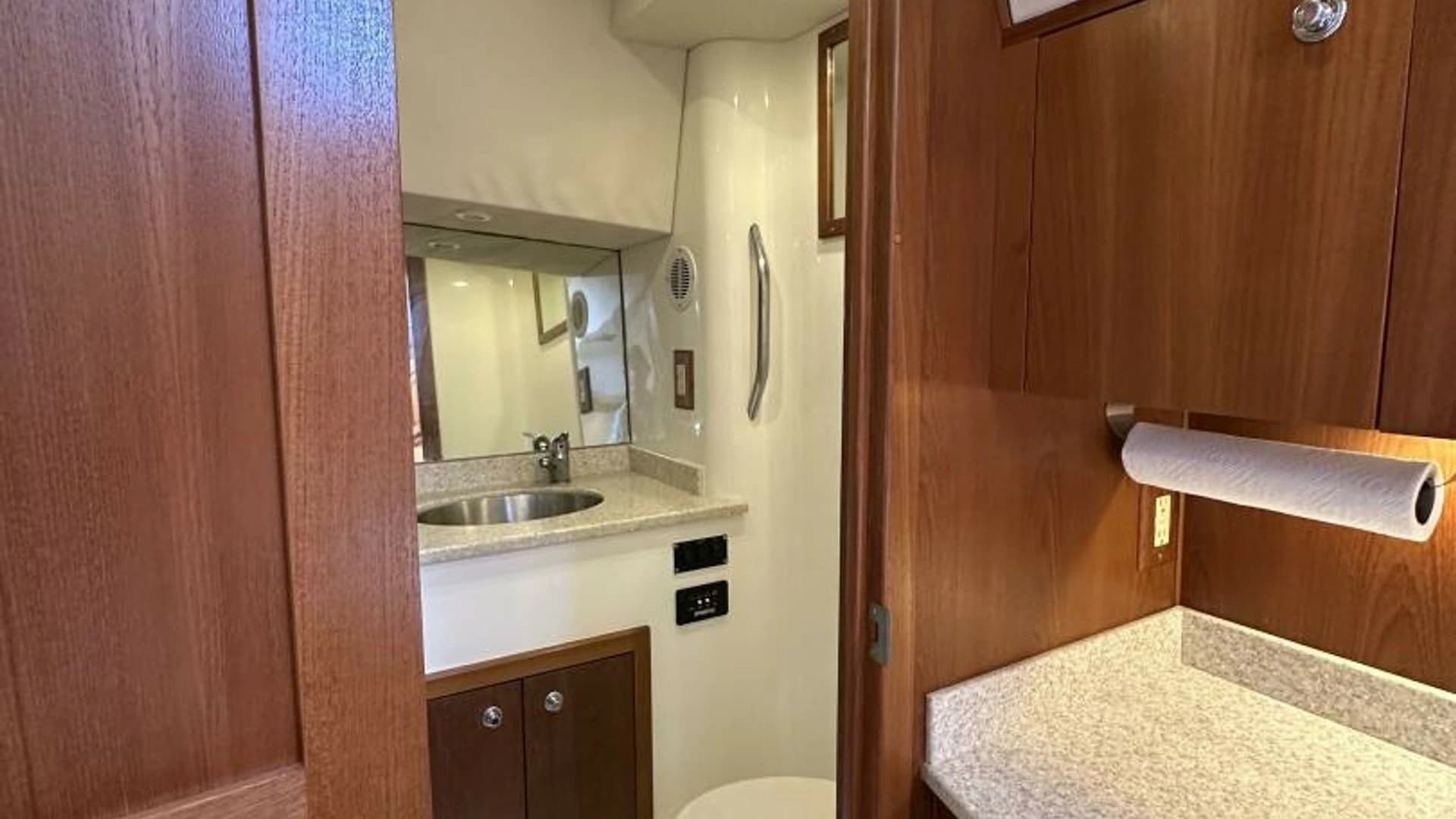 2007 Albemarle 360 Express - Image 7