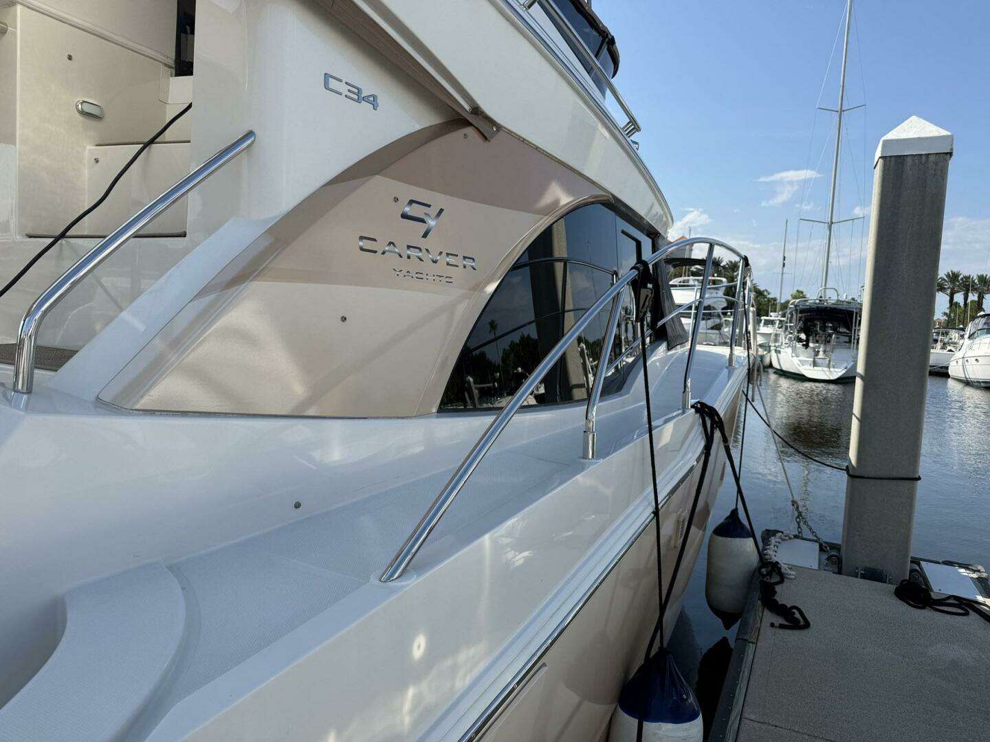 2013 Carver C-34 Command Bridge - Image 21