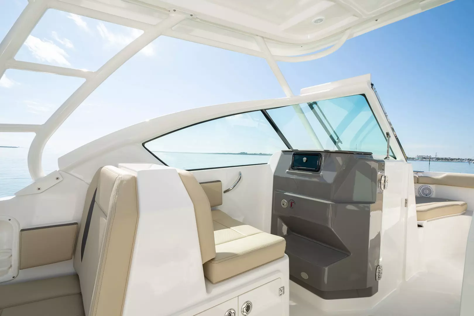 2021 Pursuit DC 266 Dual Console - Image 16
