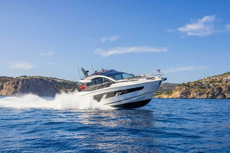 2026 Sunseeker 65 Sport Yacht - Image 2
