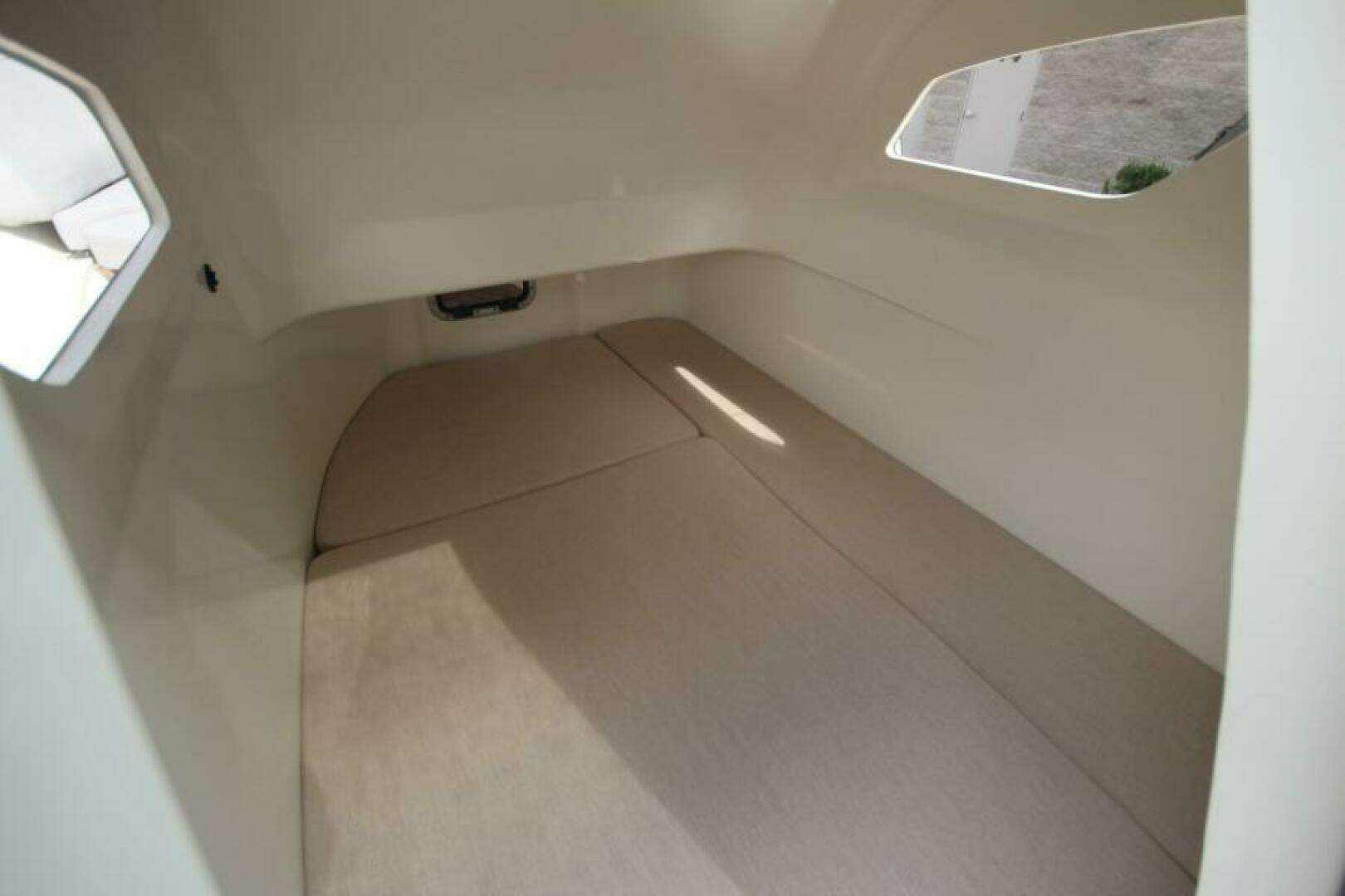 2024 Zodiac Medline 9 NEO - Image 64