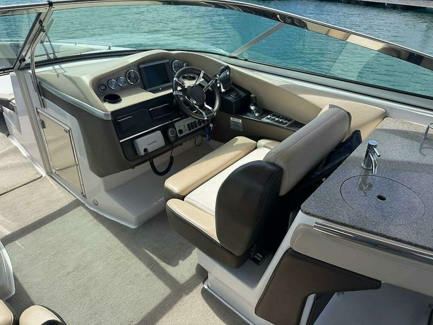 2013 Regal 3200 Bowrider - Image 12