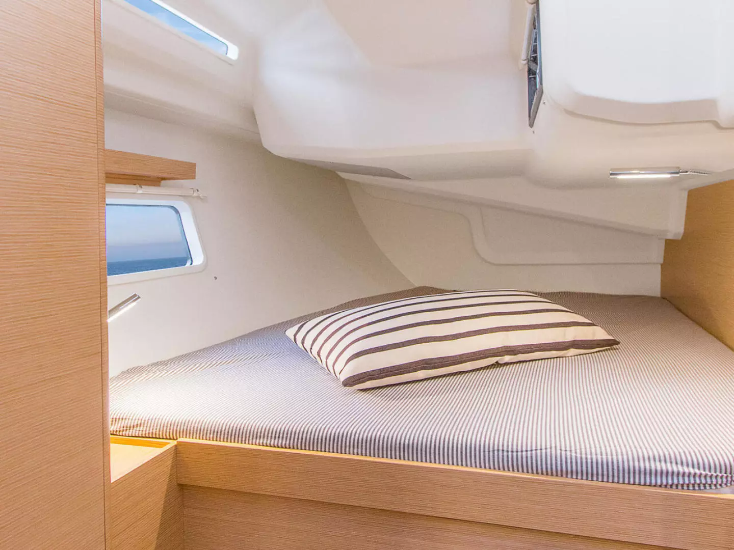 2025 Hanse 418 - Image 7