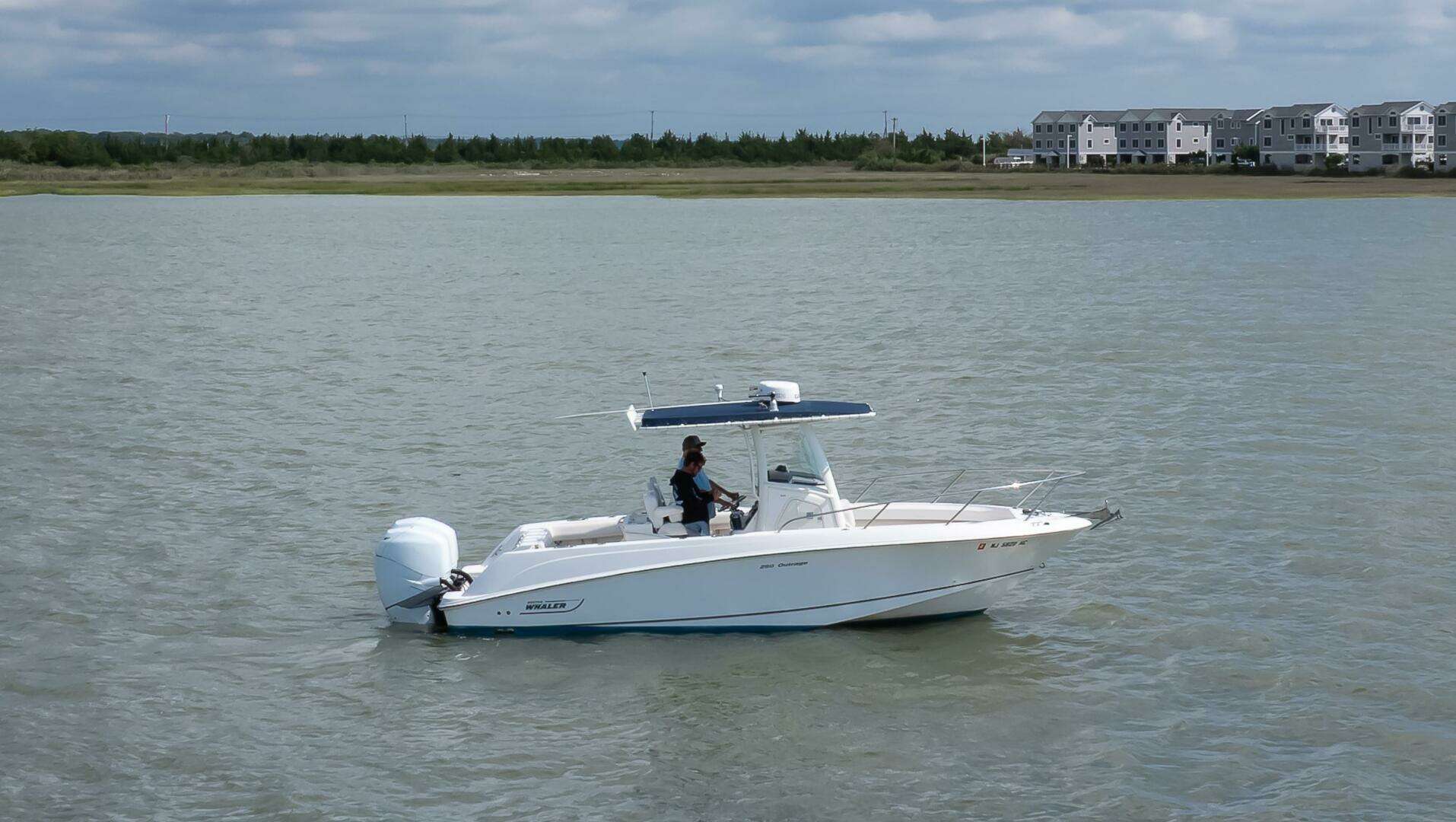 2010 Boston Whaler 250 Outrage - Image 17