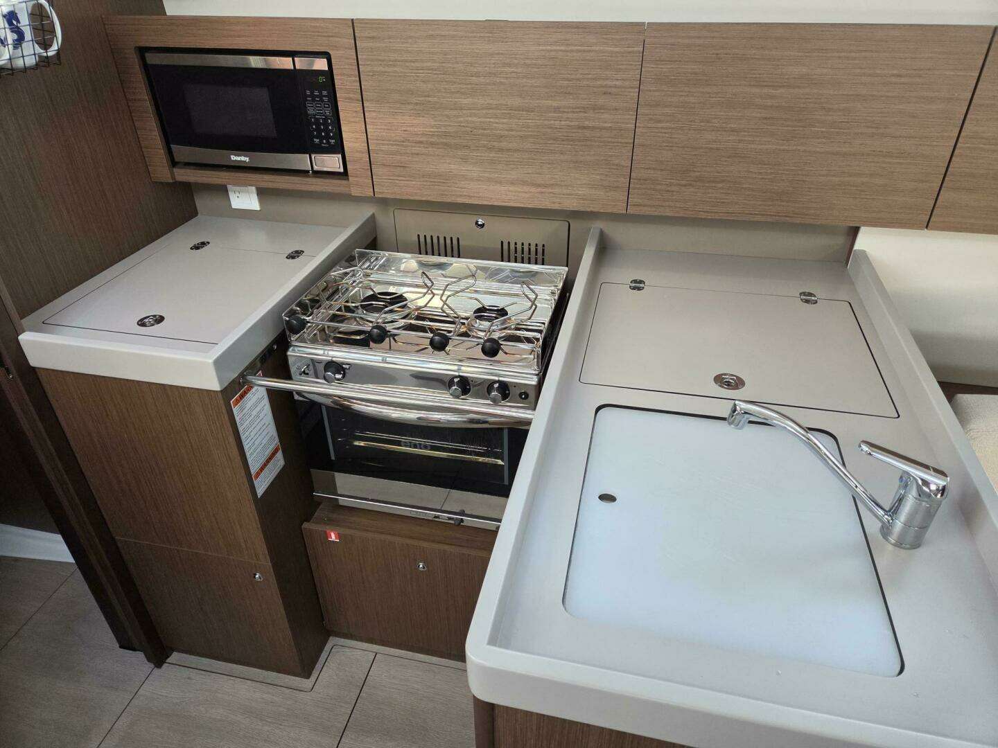 2022 Beneteau Oceanis 38.1 - Image 5