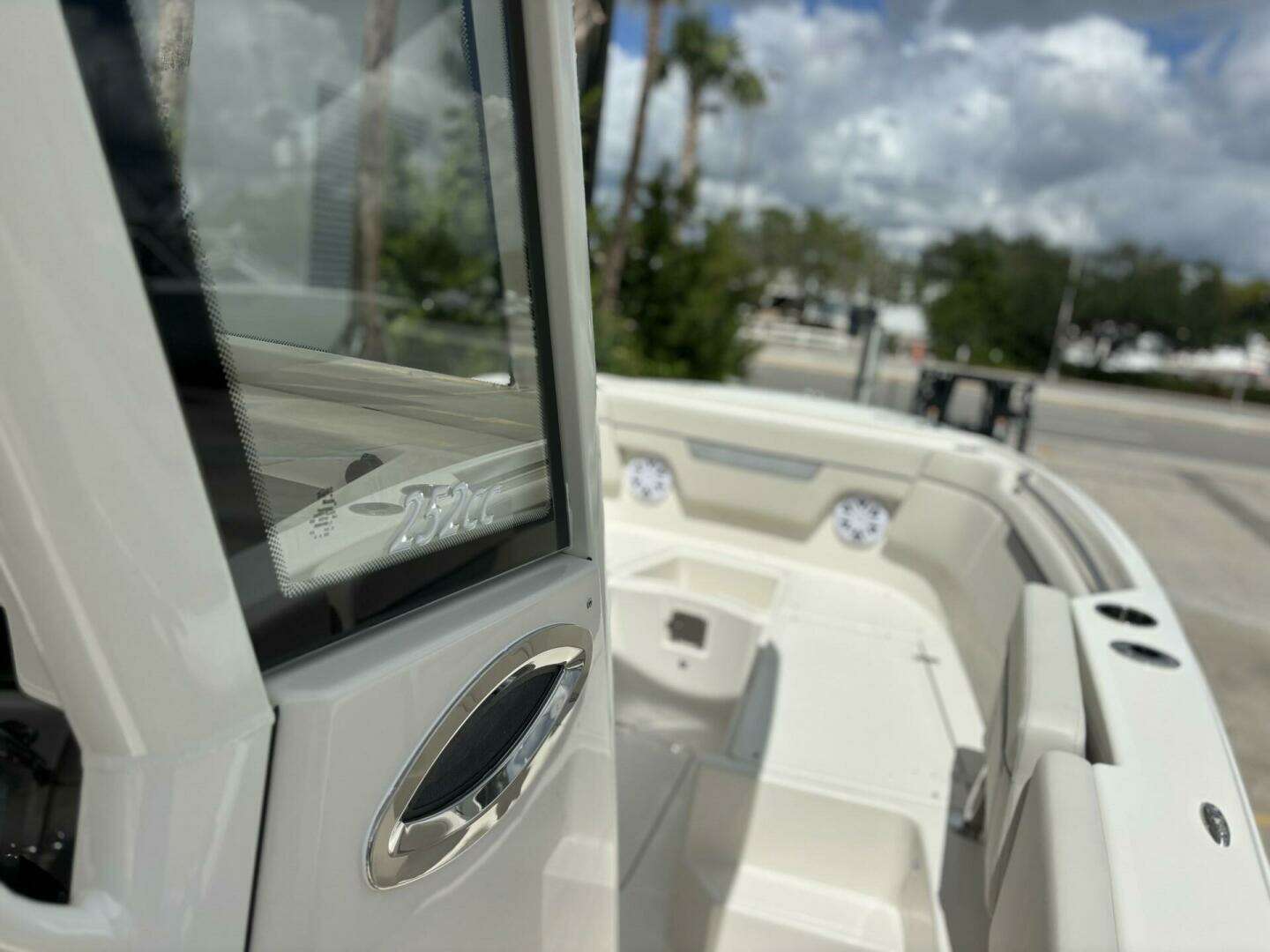 2026 Sailfish 252 CC - Image 10