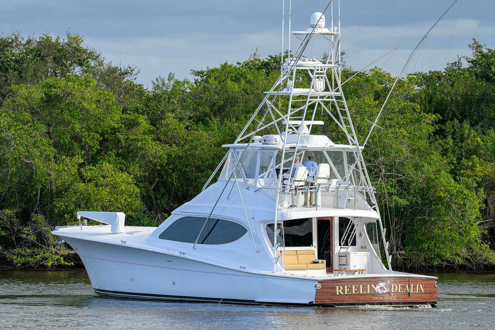 2013 Hatteras GT63 - Image 53
