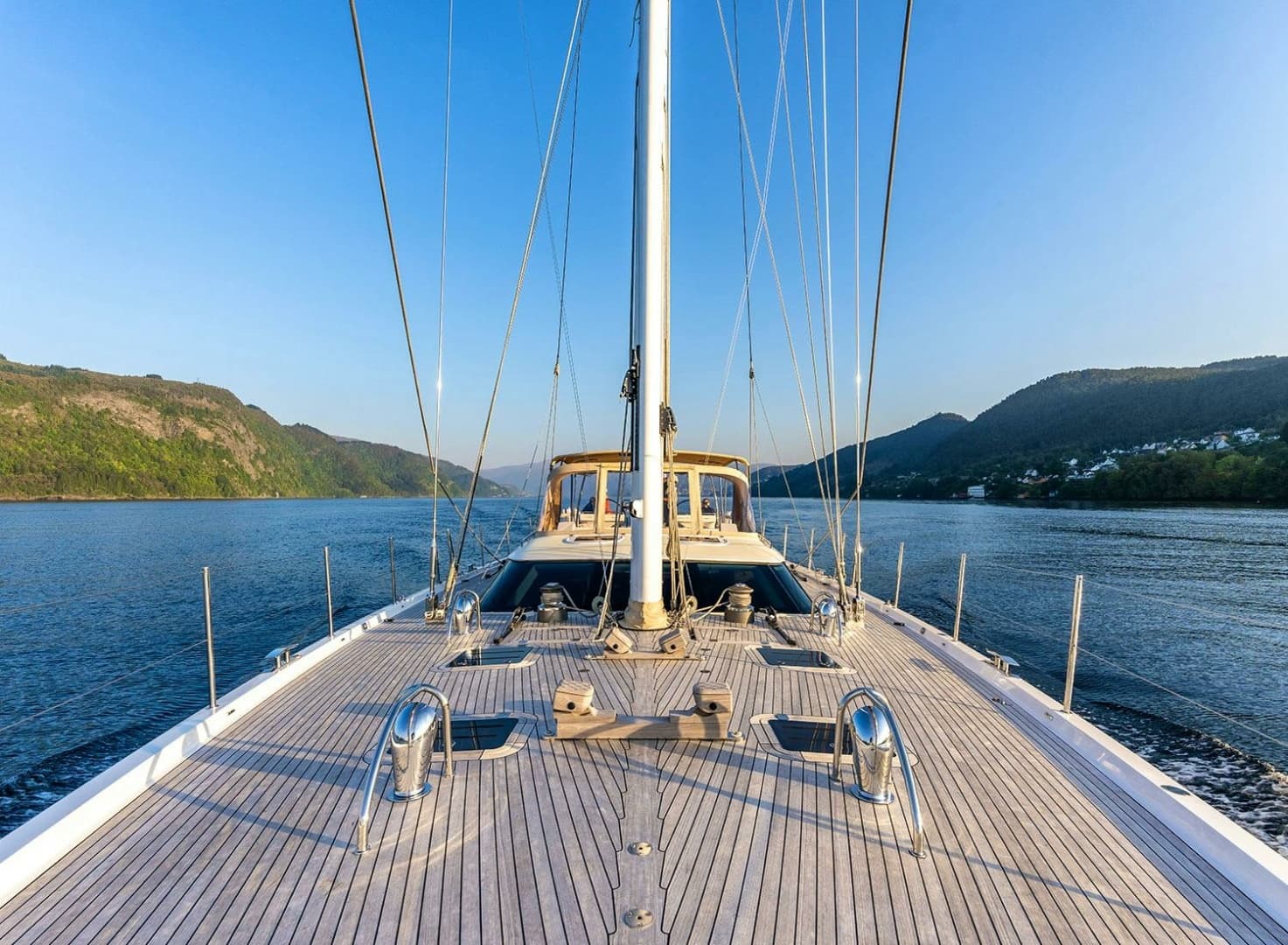 2014 Oyster Yachts Oyster 825 - Image 16
