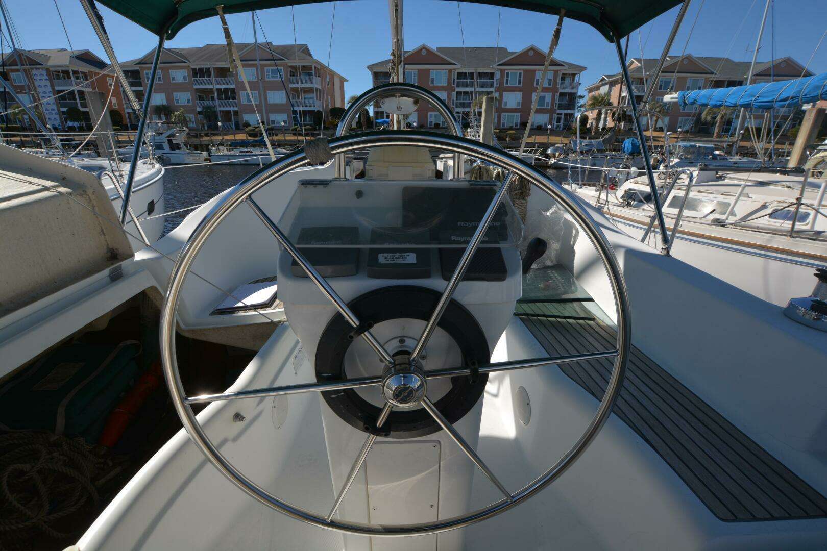 2002 Beneteau Oceanis 331 - Image 15