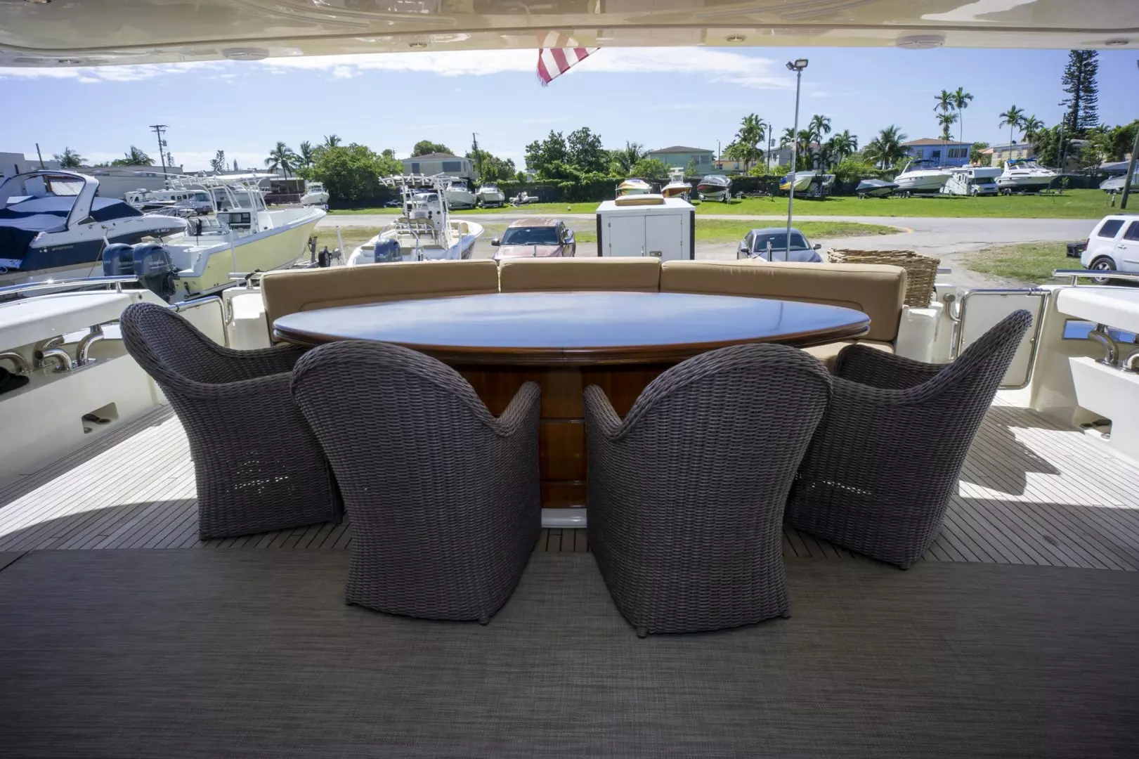2000 Ferretti Yachts Custom Line 94 - Image 41