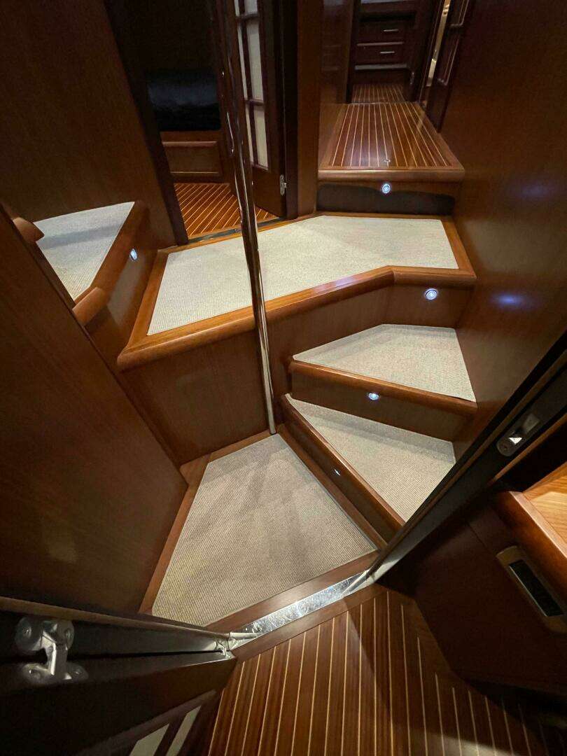 2006 Mochi Craft 74' Dolphin - Image 52