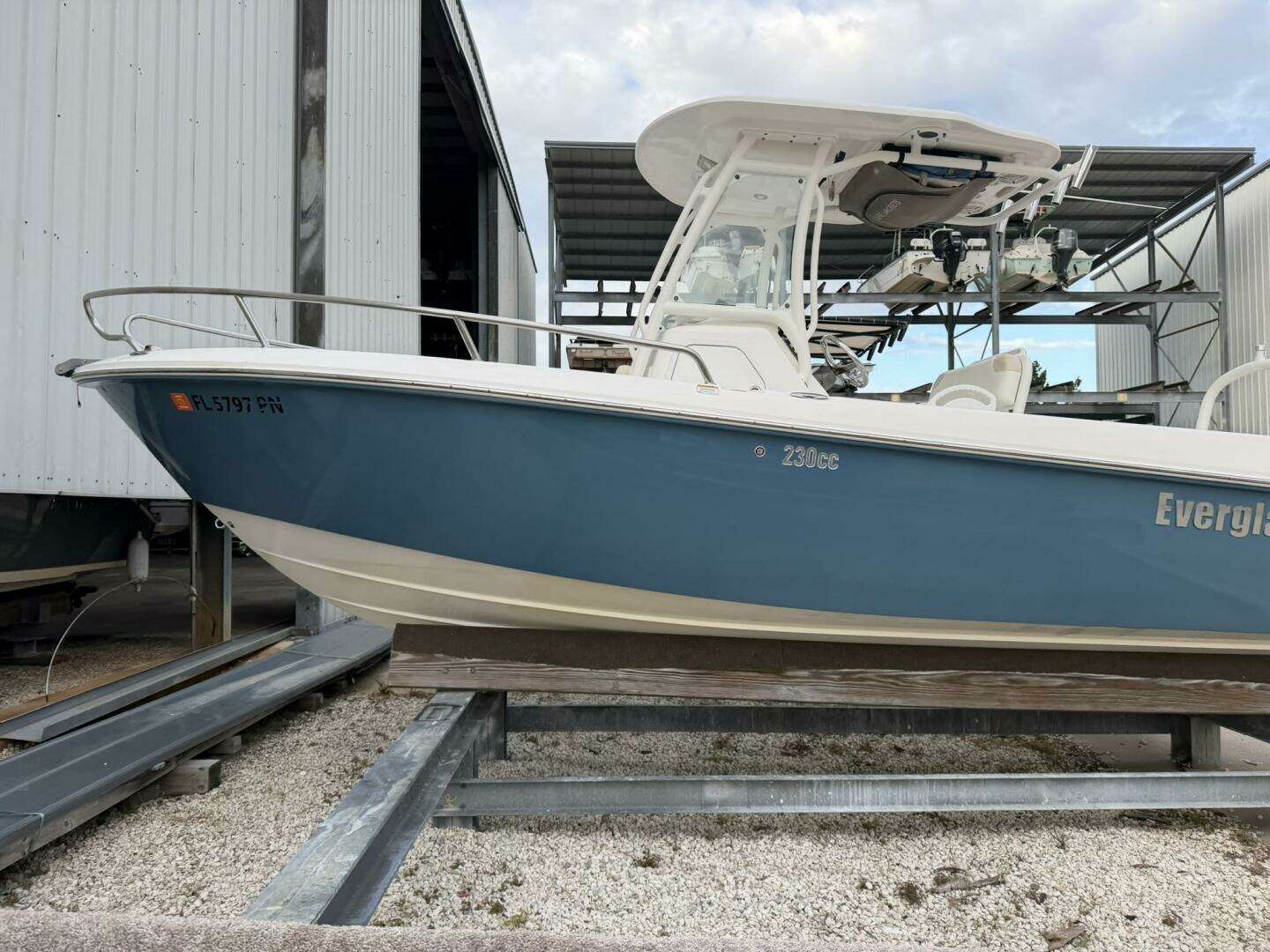 2011 Everglades 230cc - Image 12