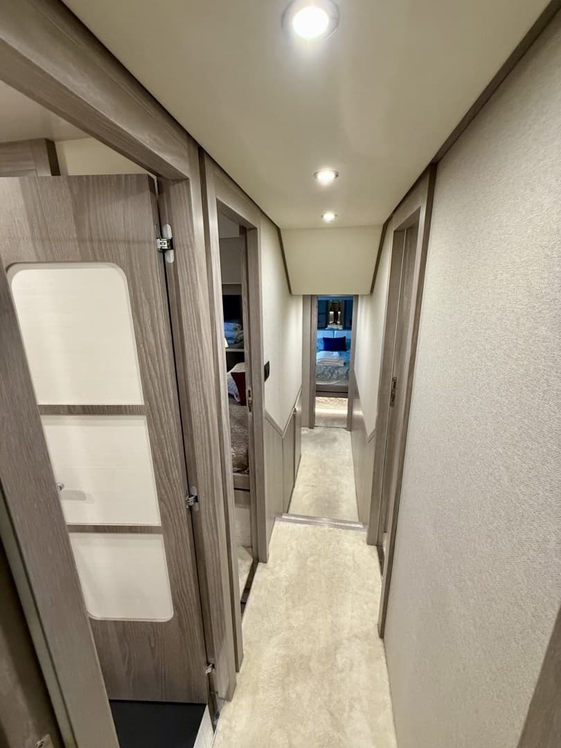 2020 Azimut Magellano 66 - Image 73