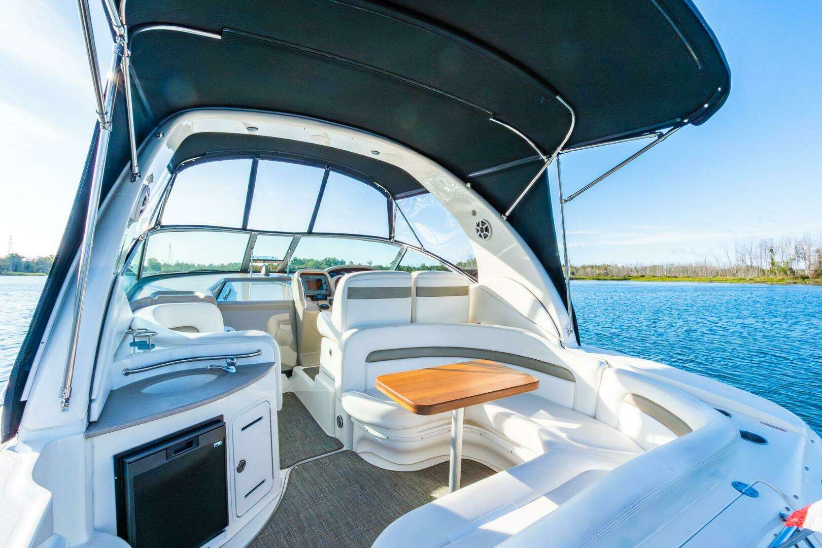 2007 Sea Ray 320 Sundancer - Image 16