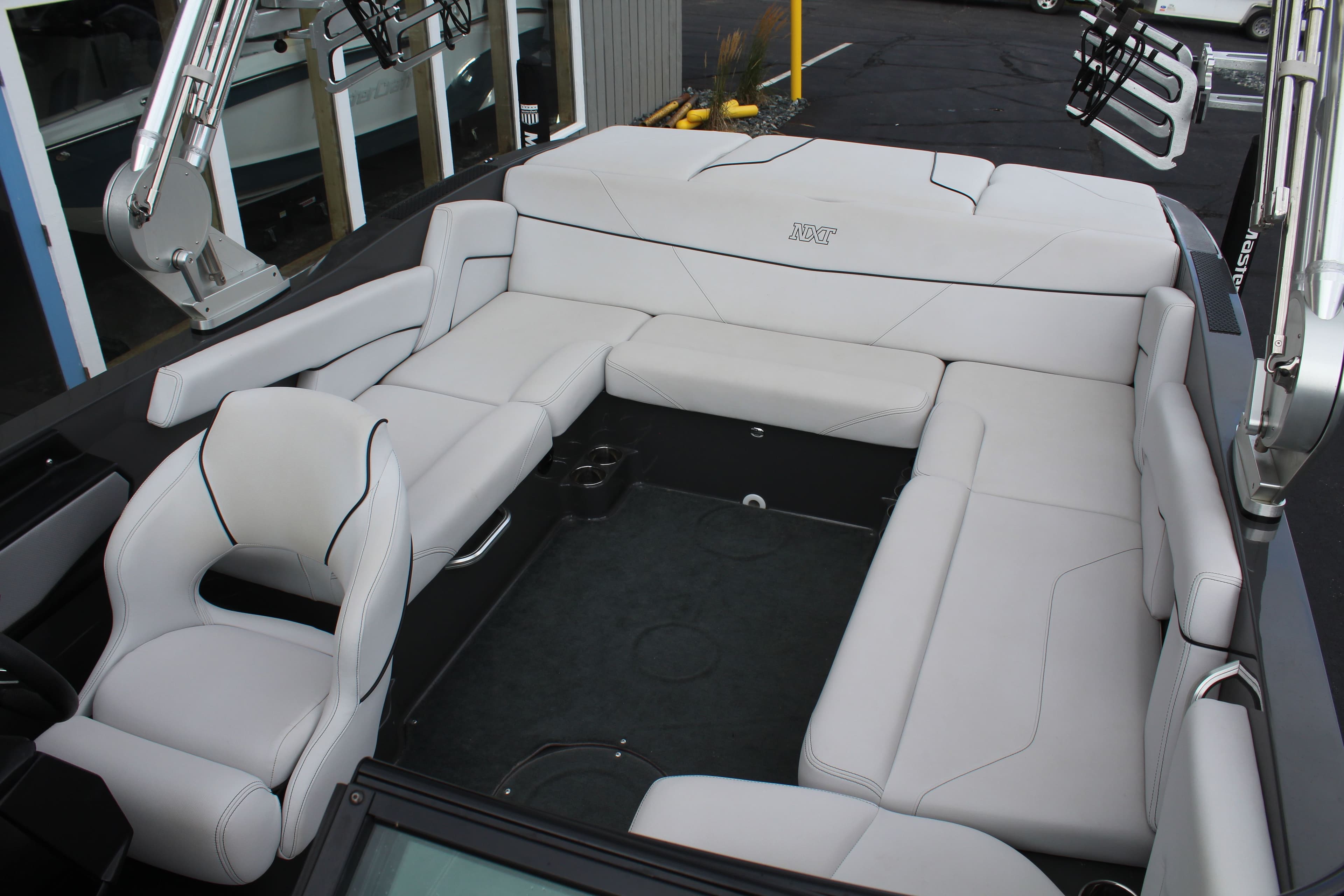 2019 MasterCraft NXT22 - 16