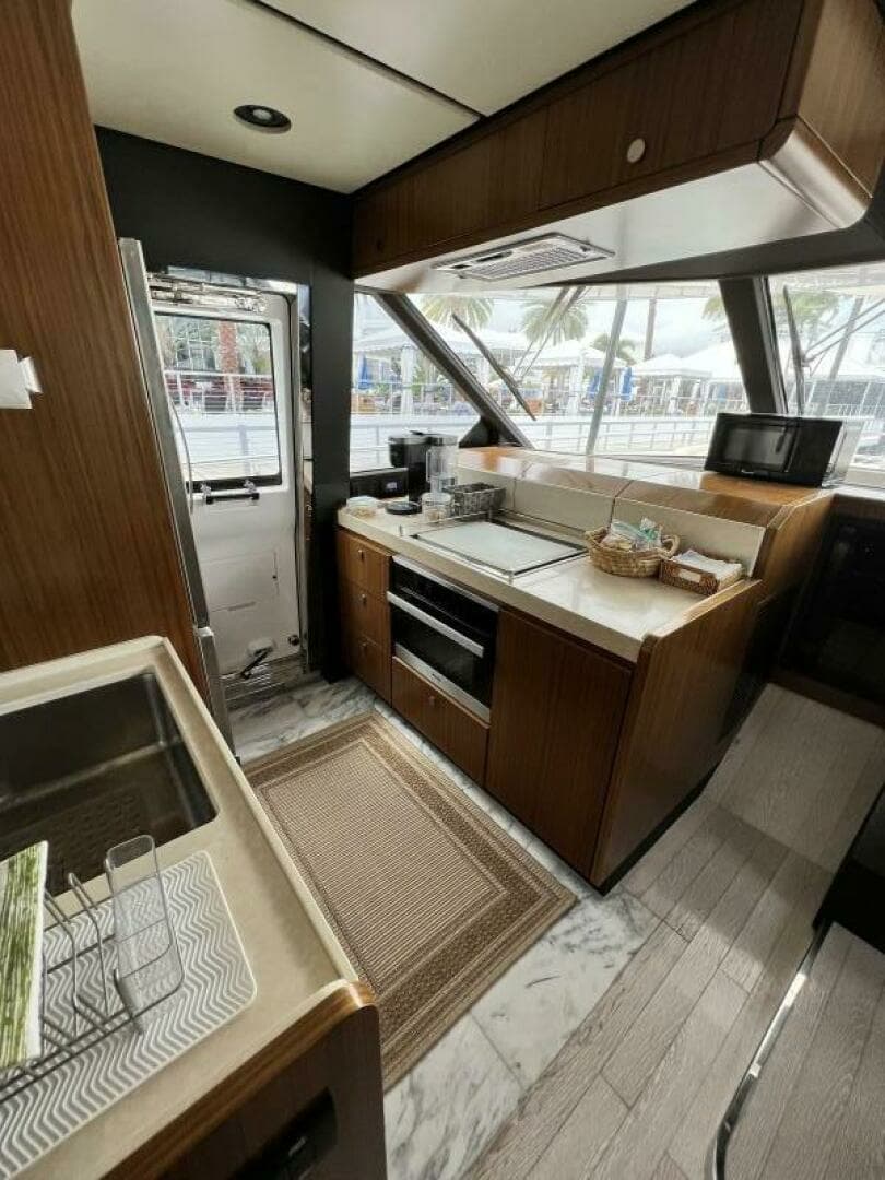 2017 Azimut Magellano - Image 23