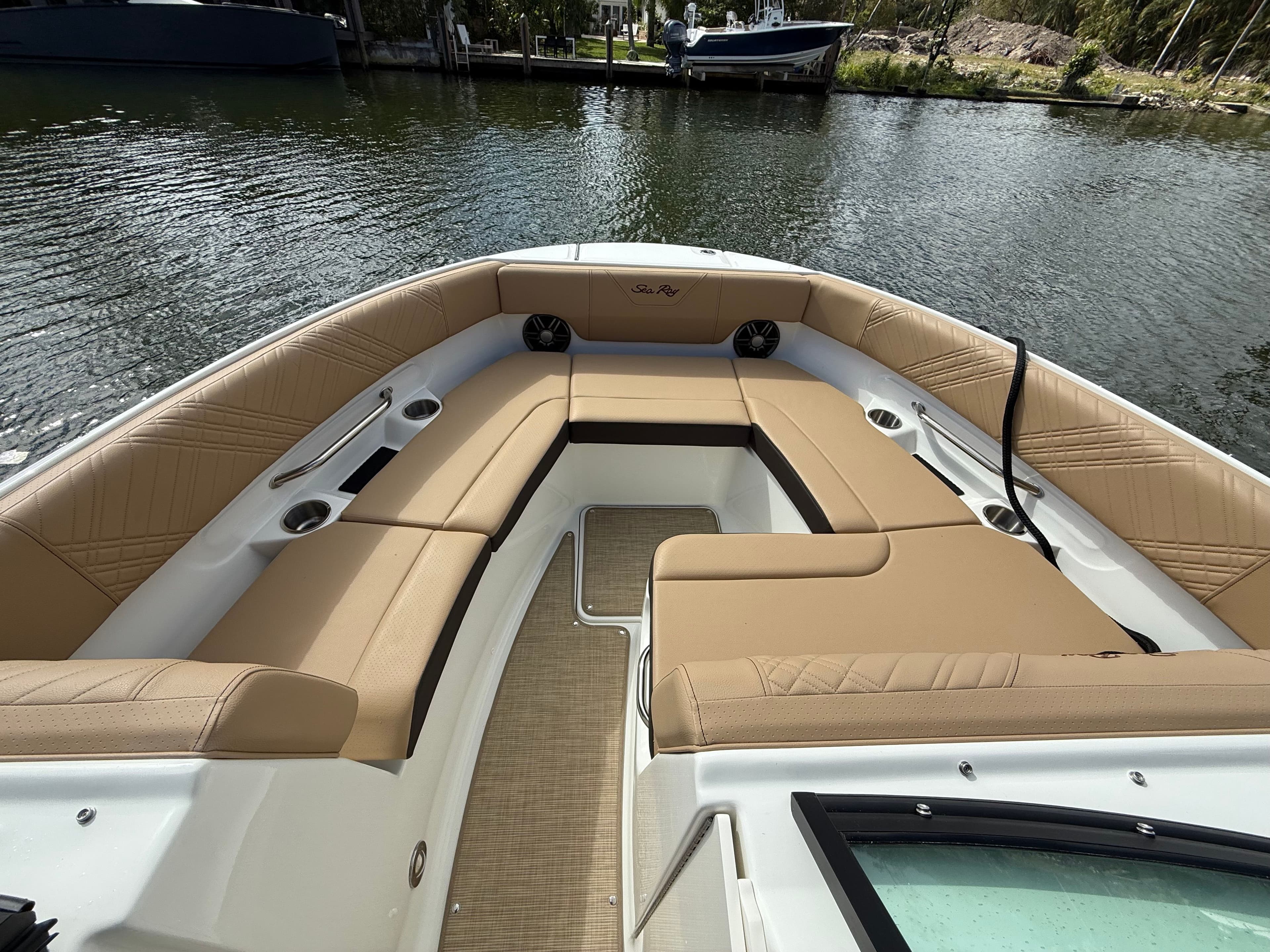 2026 Sea Ray SDX 270 Outboard - 20