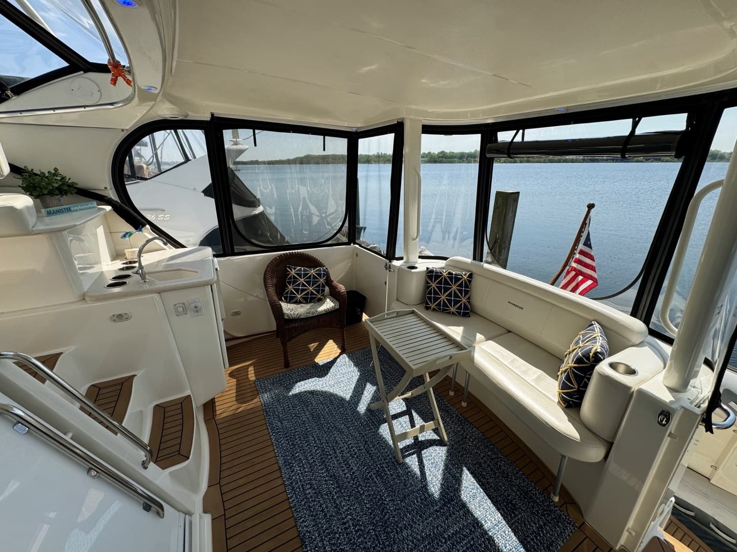 2002 Silverton 39 Motor Yacht - Image 25