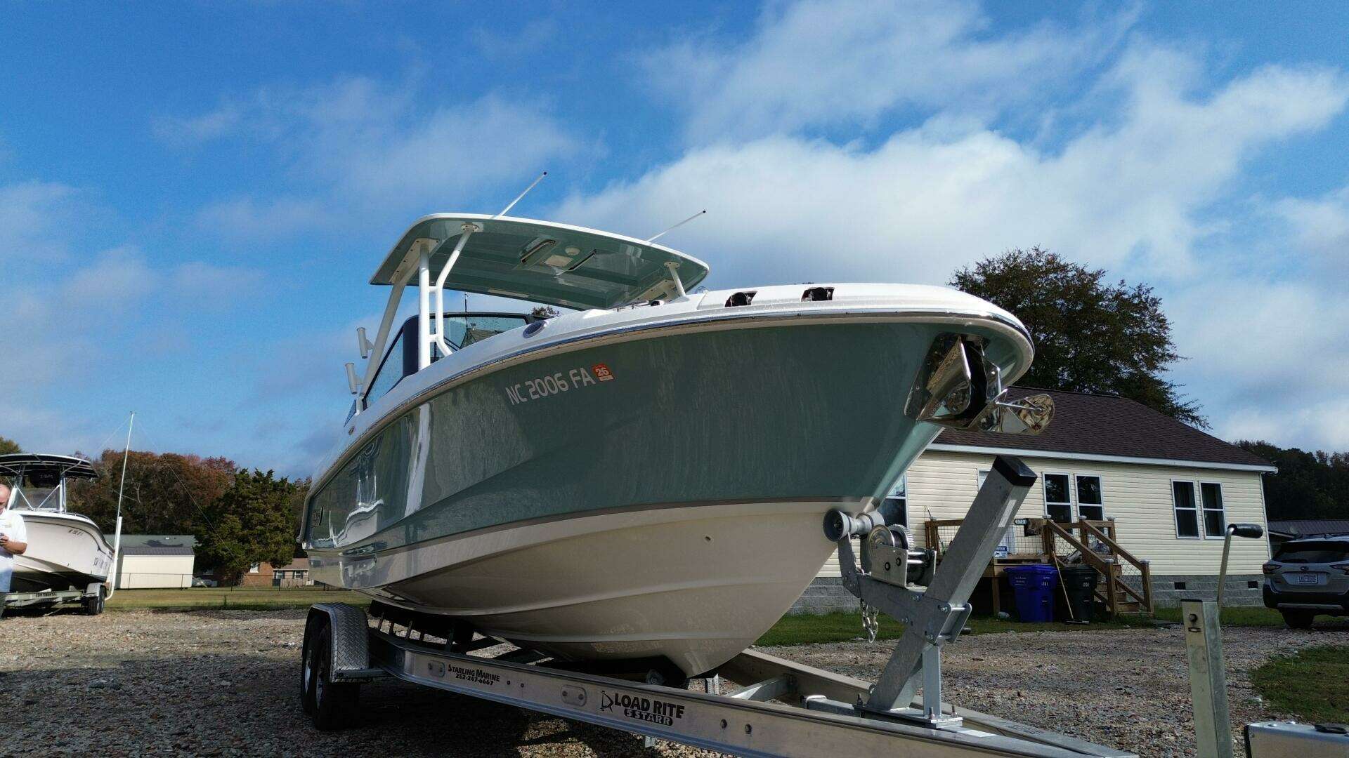 2023 Boston Whaler 240 Vantage - Image 2
