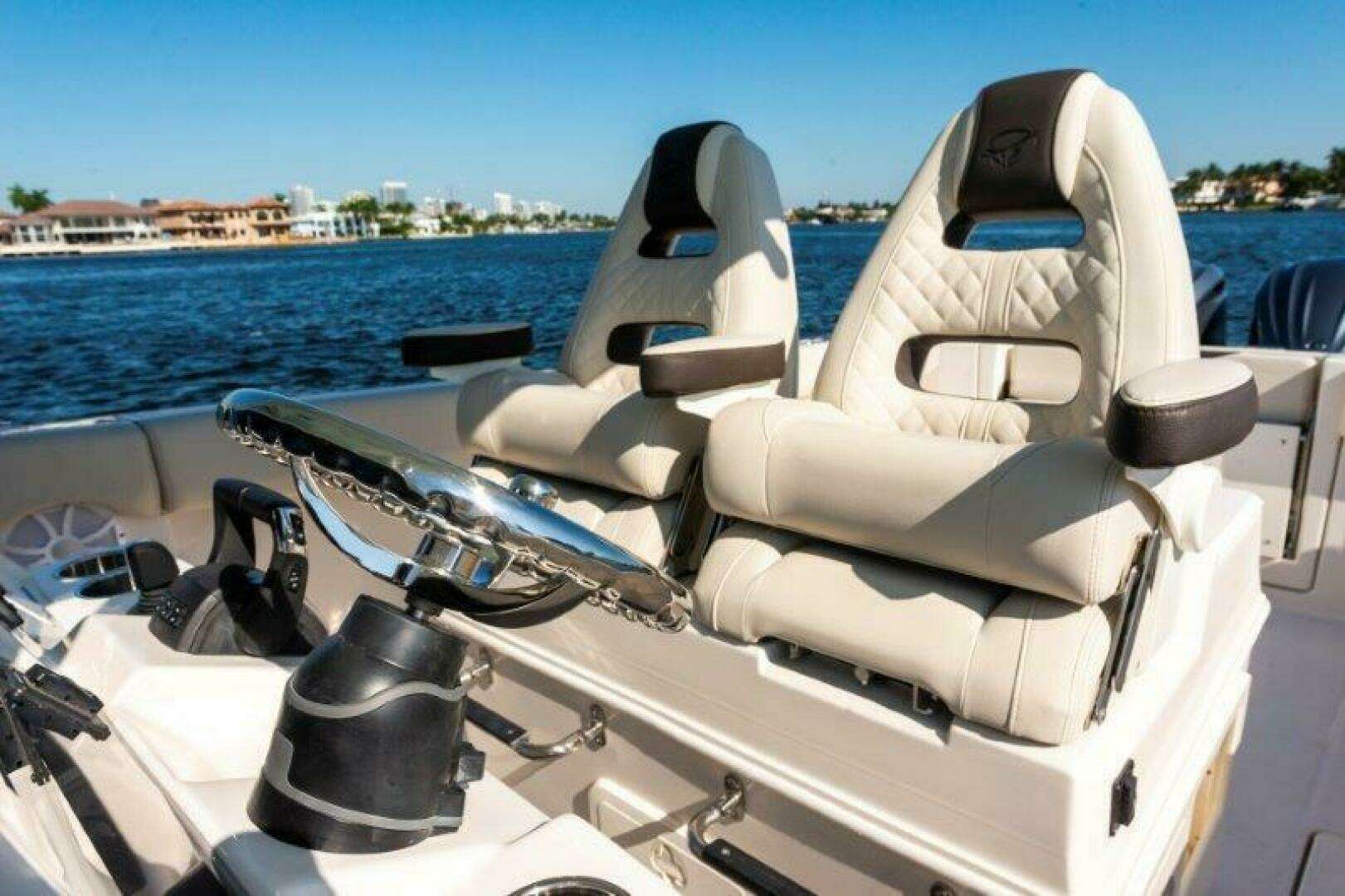 2025 Sailfish 312 Center Console - Image 8