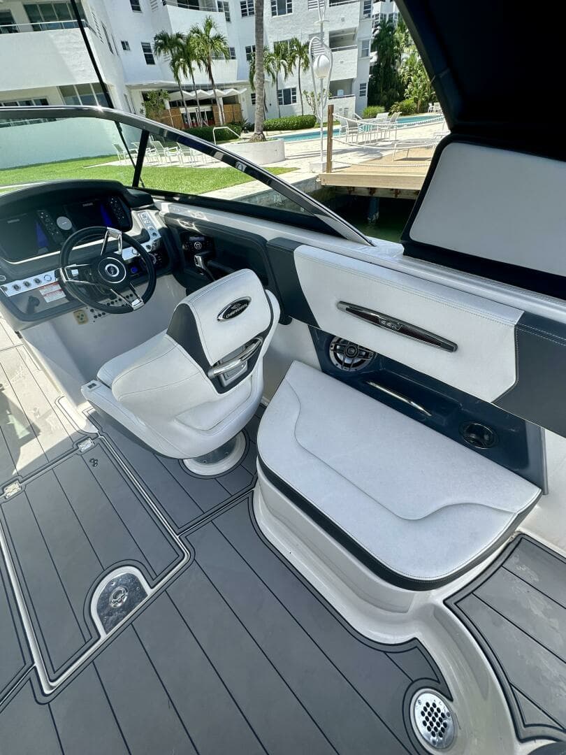 2022 Chaparral 267 SSX OB - Image 5