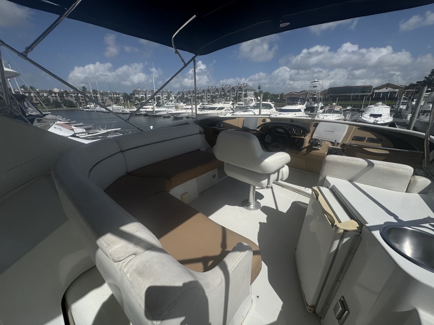 2003 Carver 444 Cockpit Motor Yacht - Image 7