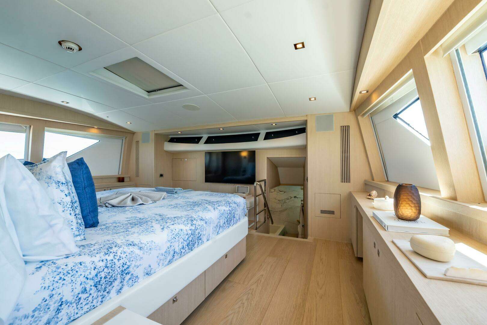 2011 Sunseeker 34 Metre Yacht - Image 45