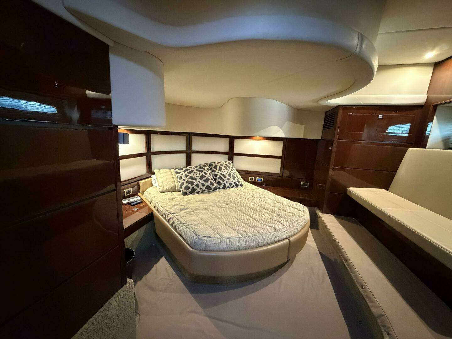 2008 Sea Ray 47 Sedan Bridge - Image 23