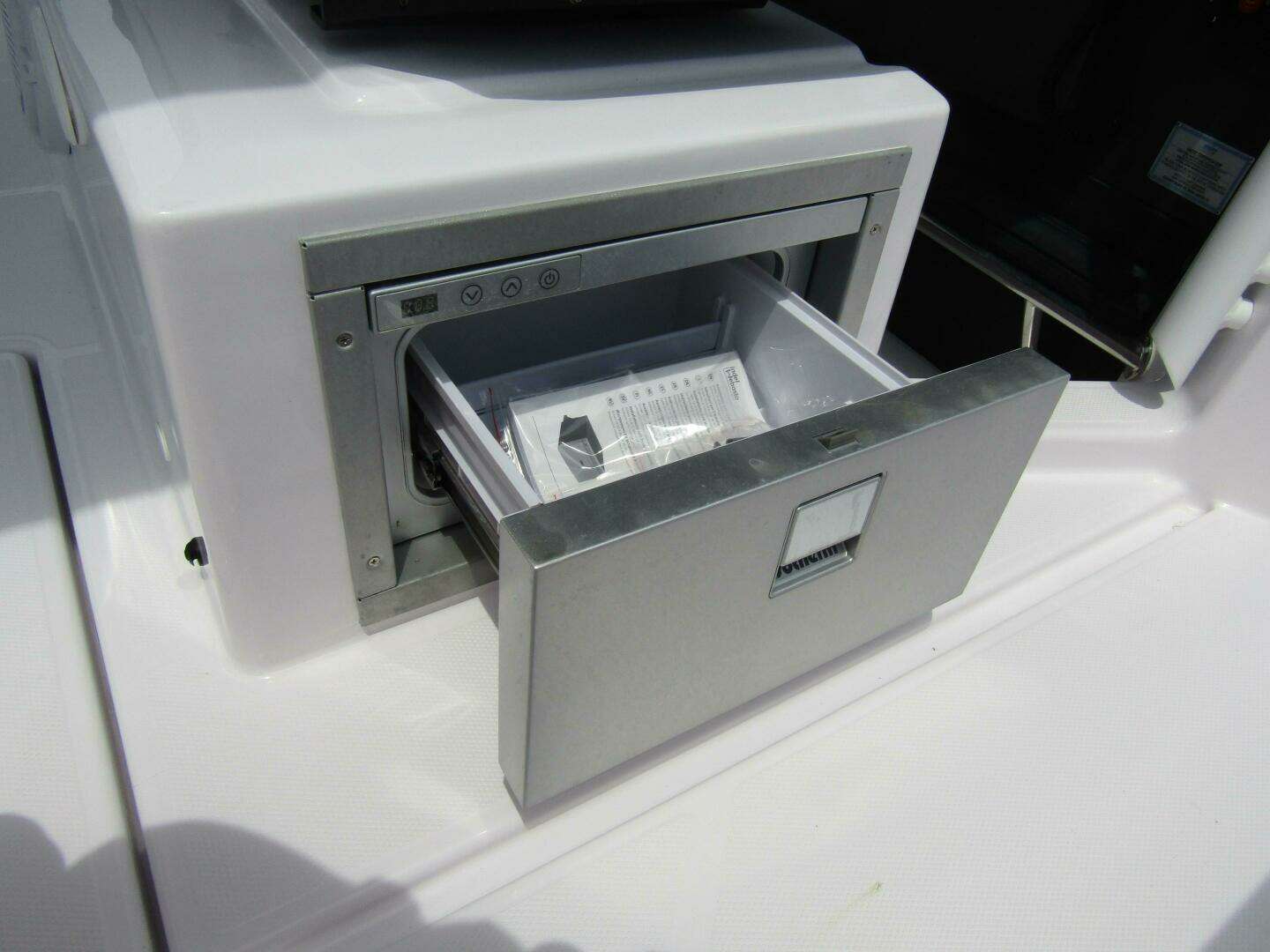 2024 Axopar 37 Sun Top - Image 36