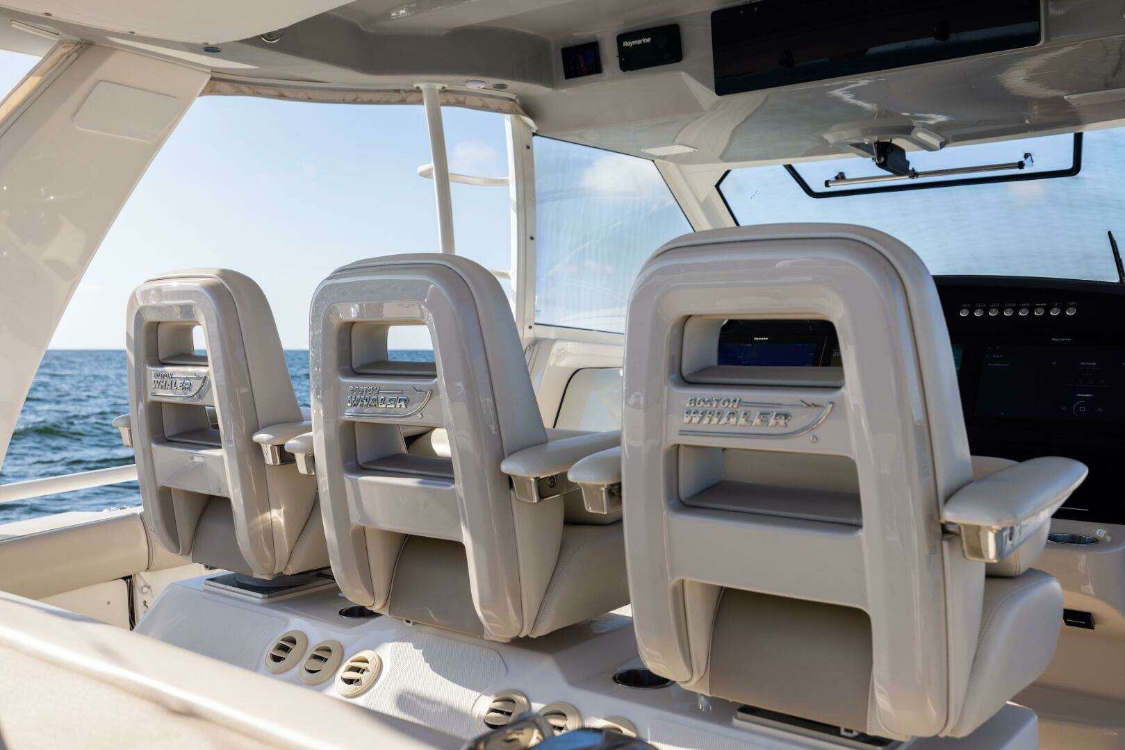 2021 Boston Whaler 420 Outrage - Image 41