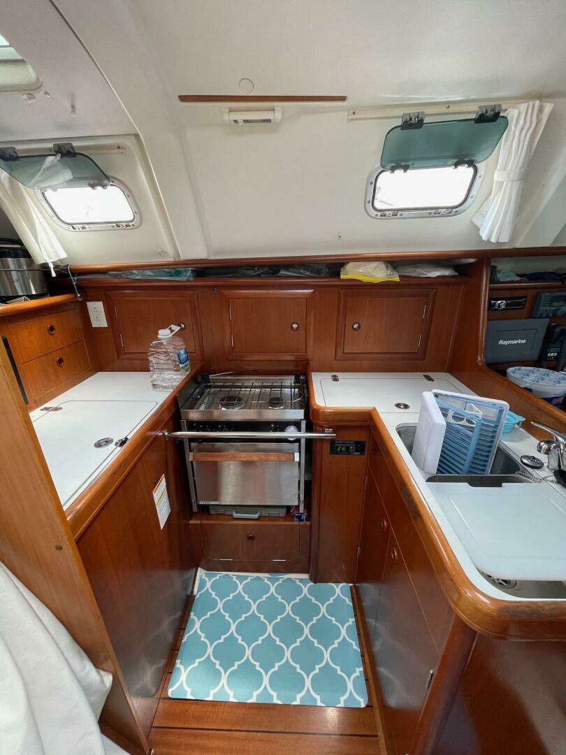 2000 Beneteau 331 - Image 26