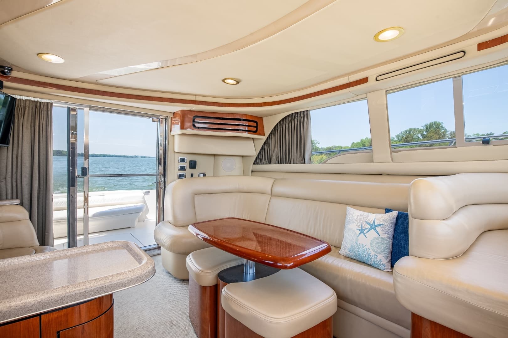 2003 Sea Ray 480 Sedan Bridge - Image 75