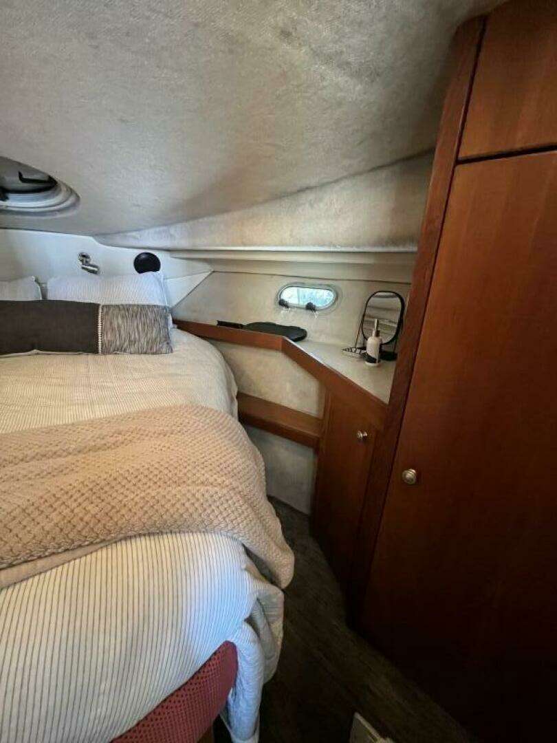 1996 Bayliner 3788 Command Bridge - Image 32