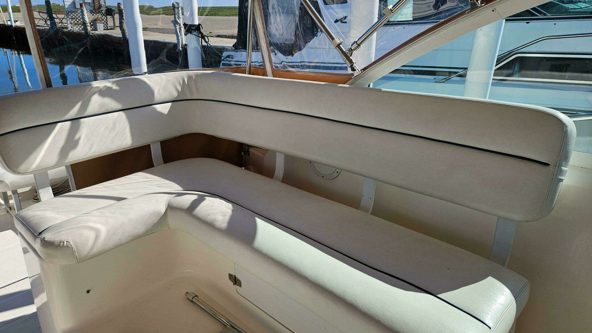 2006 Tiara Yachts 2900 Coronet - Image 10