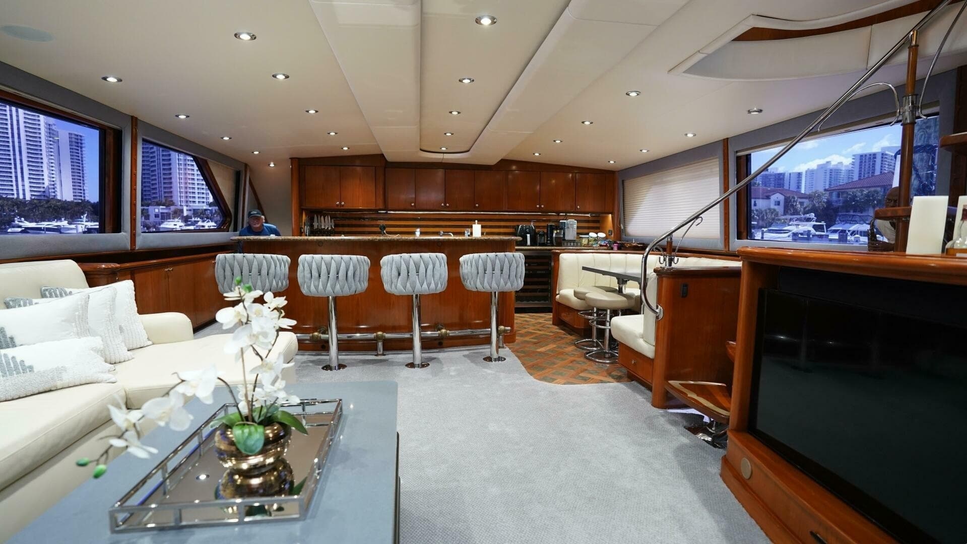 2005 Sea Force IX Enclosed Flybridge - Image 62