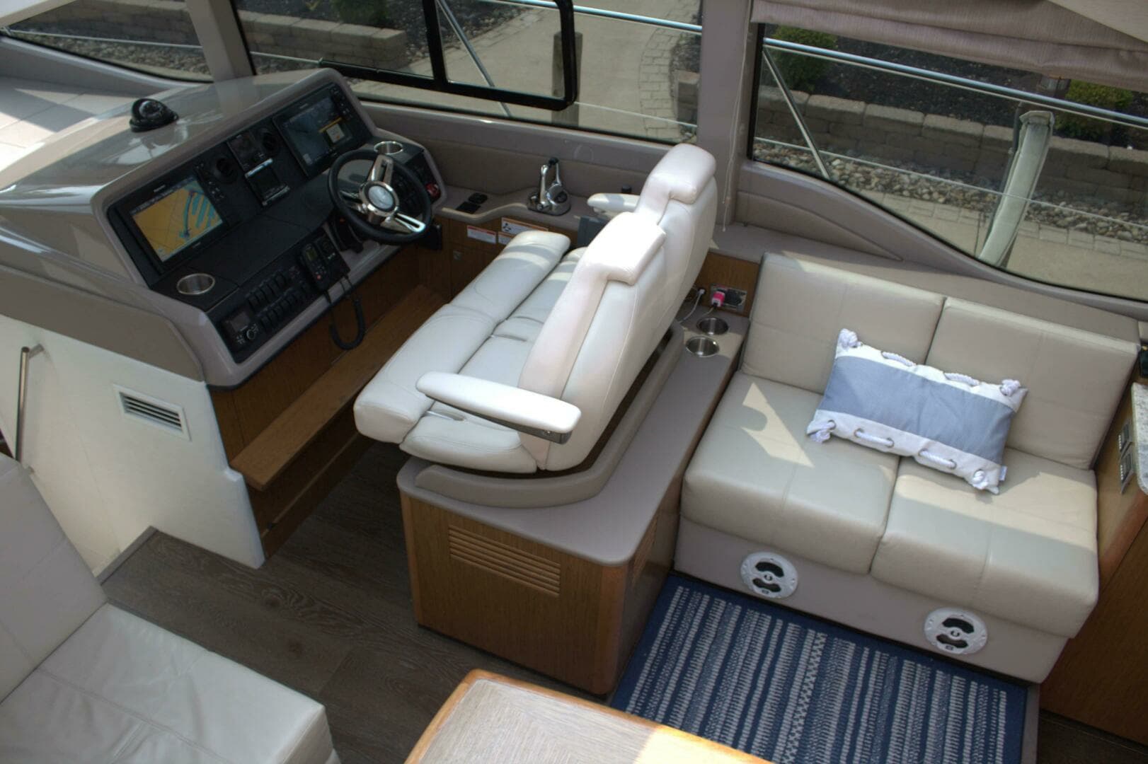 2017 Sea Ray 460 Sundancer - Image 75