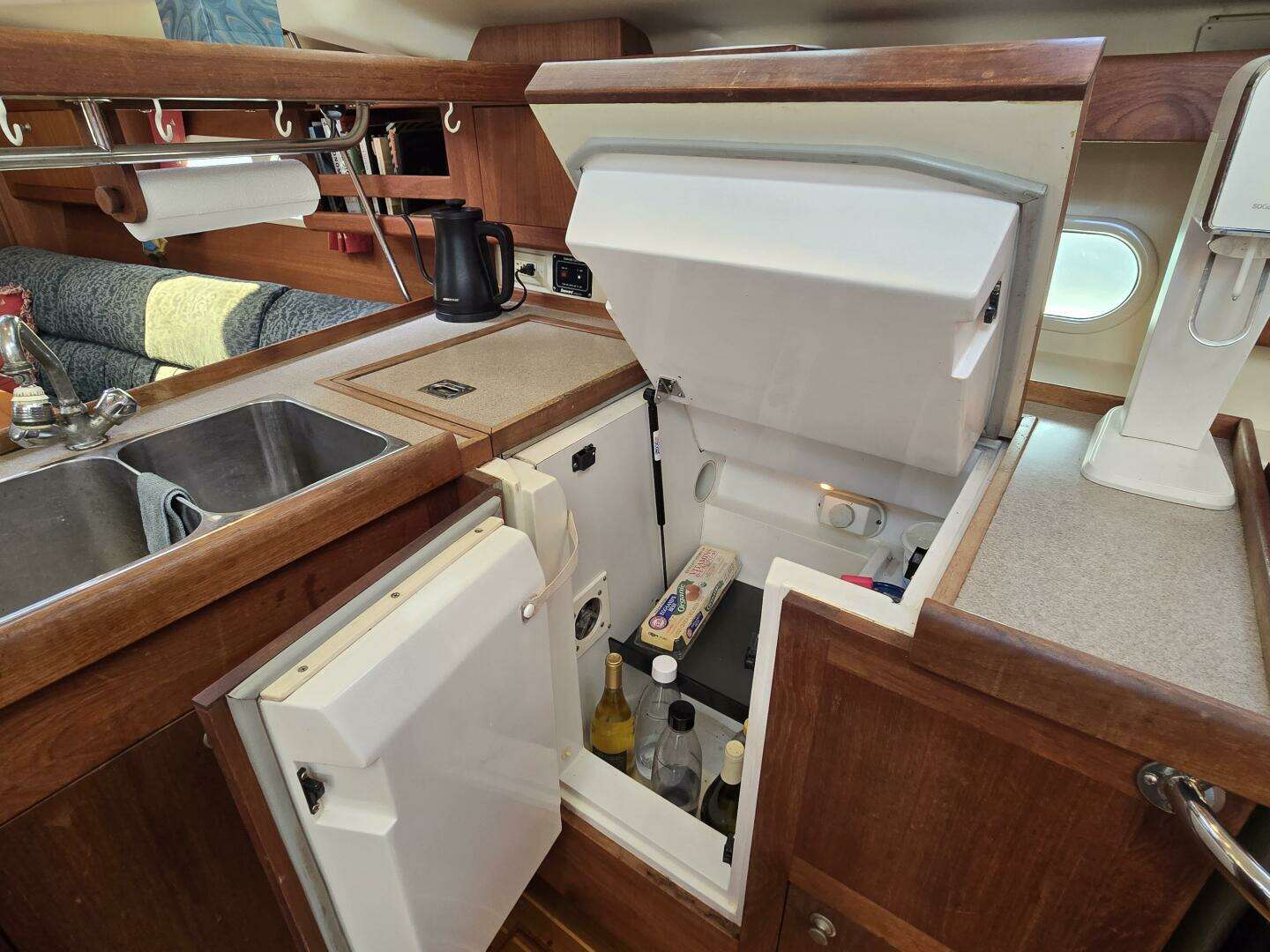 1998 Hunter 410 - Image 34