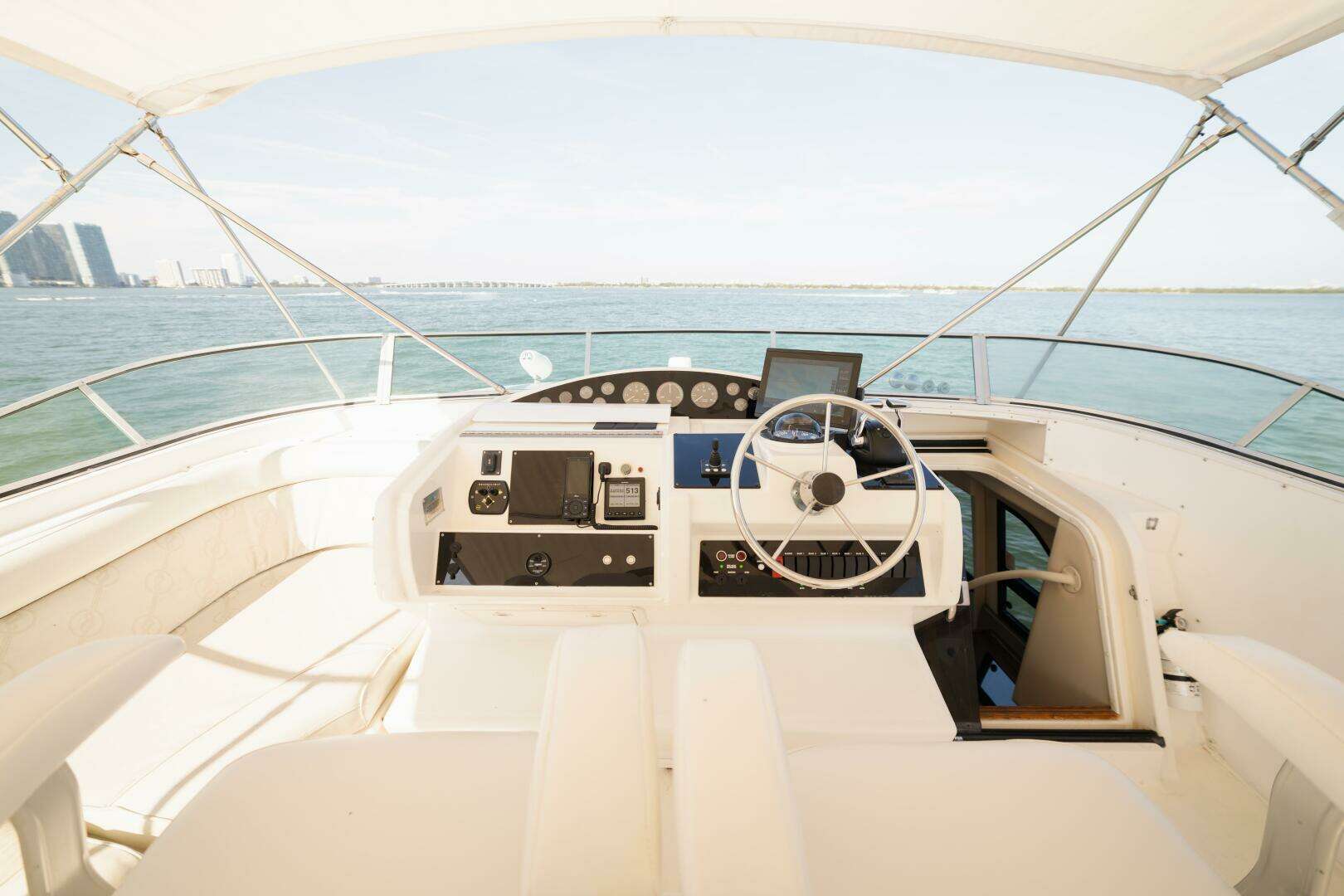 1999 Bayliner 5788 - Image 34