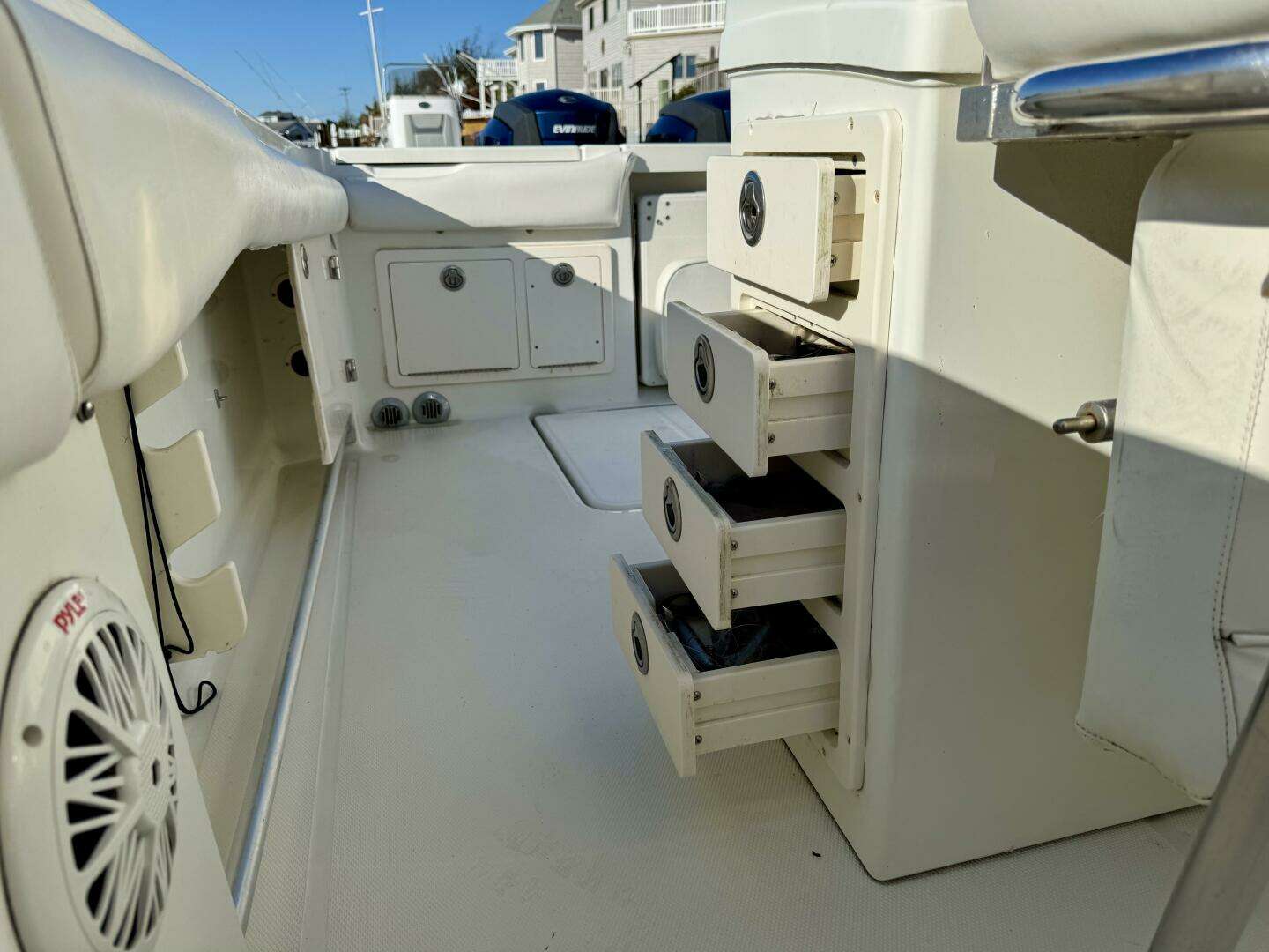 2004 Hydra-Sports Vector 3300 CC - Image 35