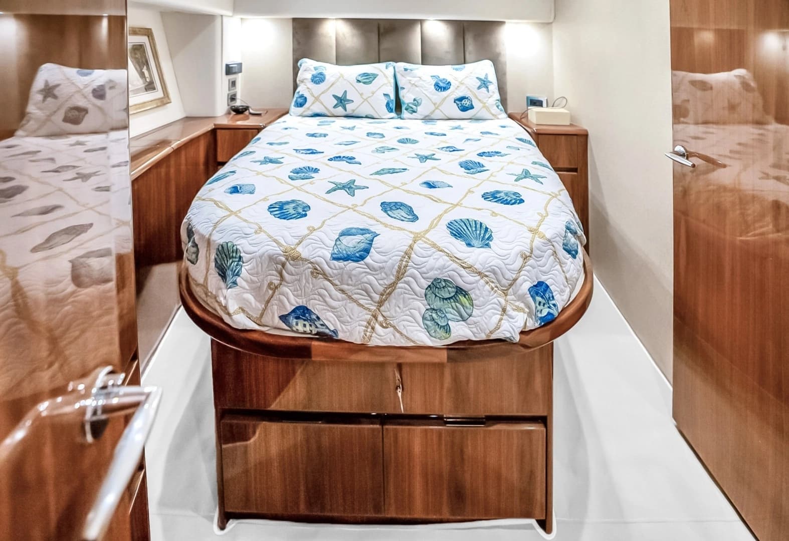 2021 Viking 48 Convertible - Image 19