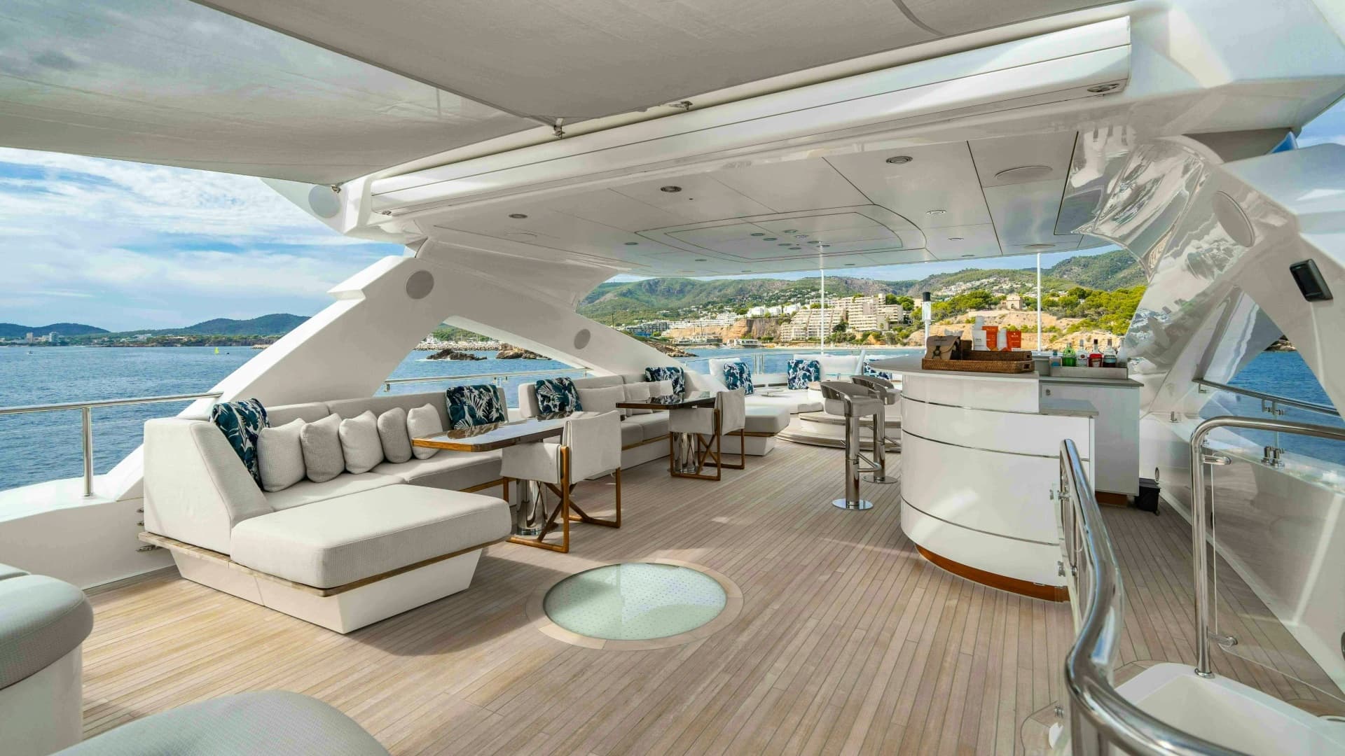 2016 Sunseeker Sunseeker 131 Yacht - Image 7