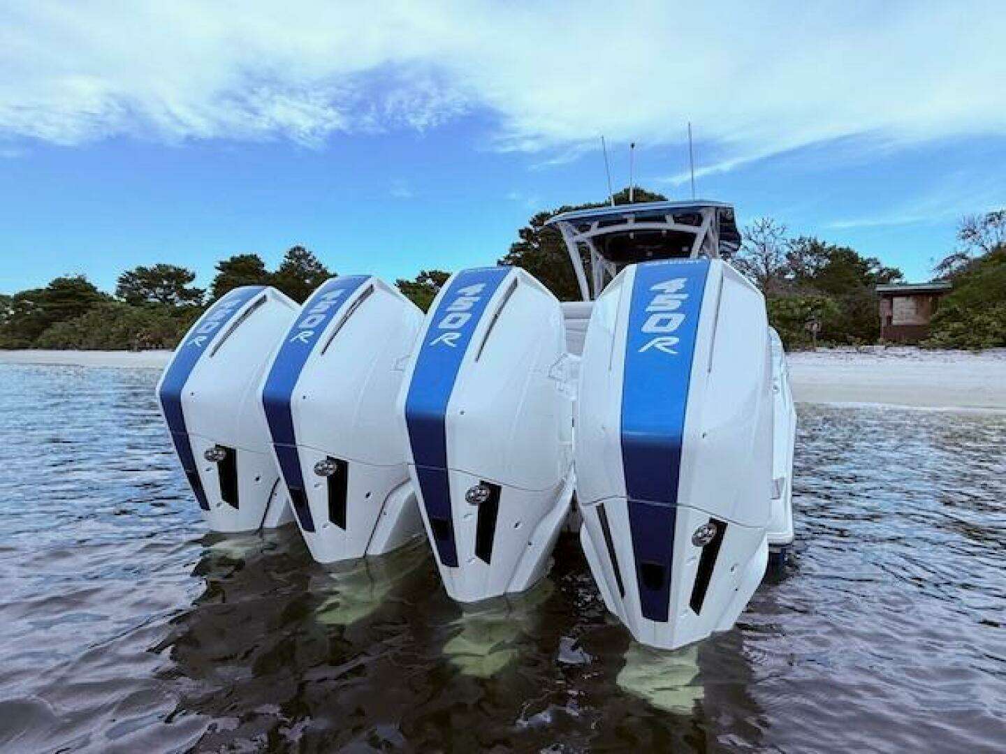 2022 Nor-Tech 390 Sport Center Console - Image 11