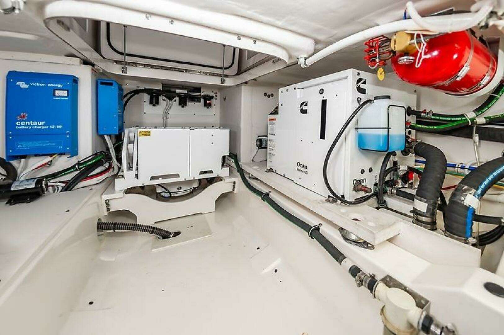 2023 Tiara Yachts 38 LS - Image 44