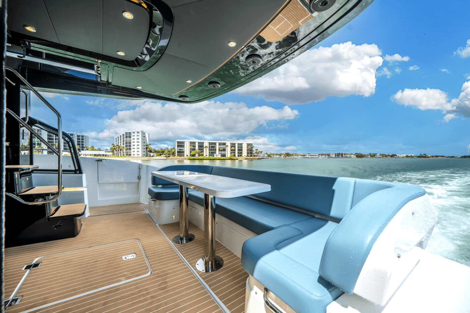 2026 Cruisers Yachts 57 FLY - Image 21