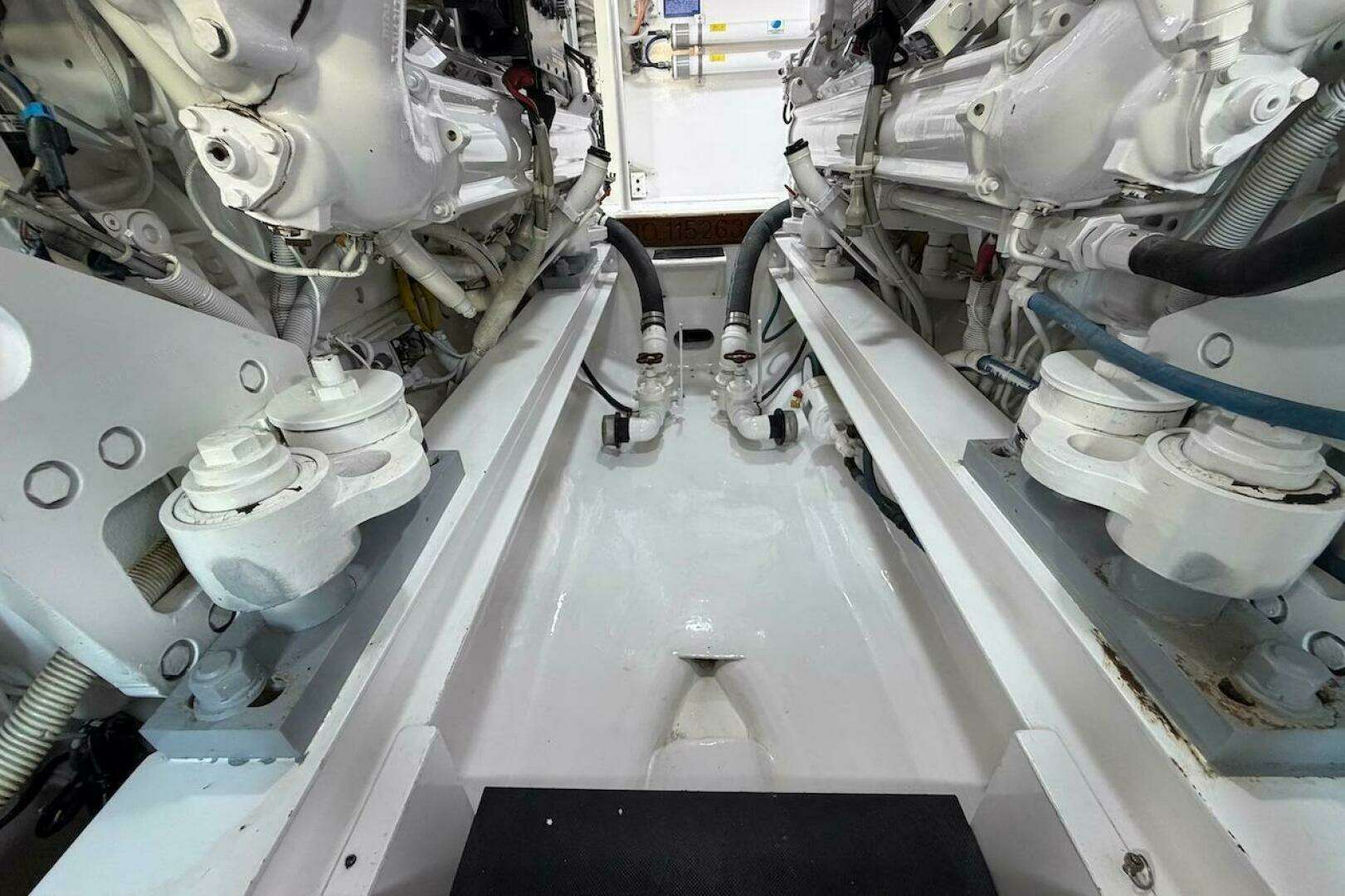 2004 Viking 56 Convertible - Image 32