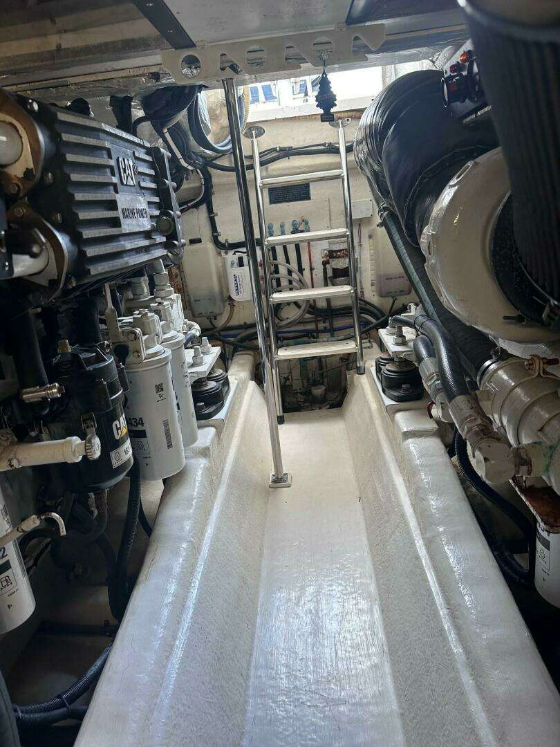 2008 Riviera 51 Convertible - Image 2